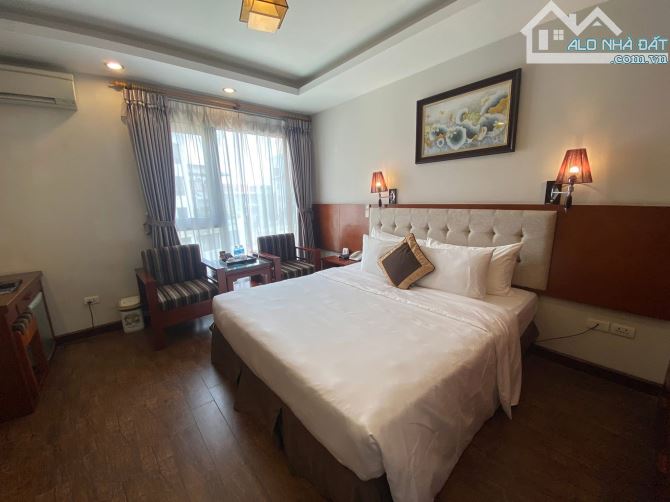BÁN KHÁCH SẠN NGUYỄN KHÁNH TOÀN 288m2x12T THANG MÁY - MT 10m - 215 TỶ - HẦM - 3 Ô TÔ TRÁNH - 8