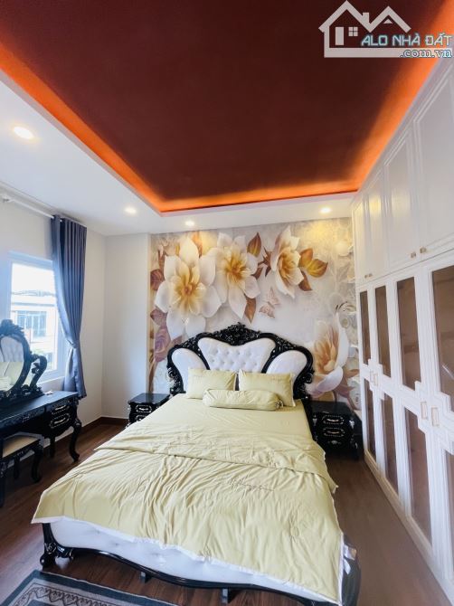 Đường N2 thủ đức 120m2 3 tầng giá chỉ 28 tỷ - 8