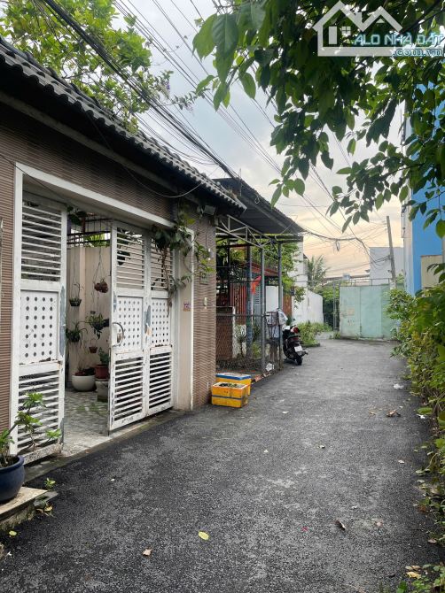 NHÀ 2 TẦNG HOT NHẤT TÂN HIỆP. HÓC MÔN, 256M2, NGANG KHỦNG 10M ĐANG CÓ 2 CĂN NHÀ, HXH, 6.5T - 8