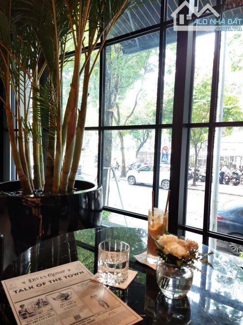 Bán khách sạn 4 sao mặt phố Ngô Quyền - 330m2 x 10 tầng có bể bơi 80 phòng - 310 tỷ