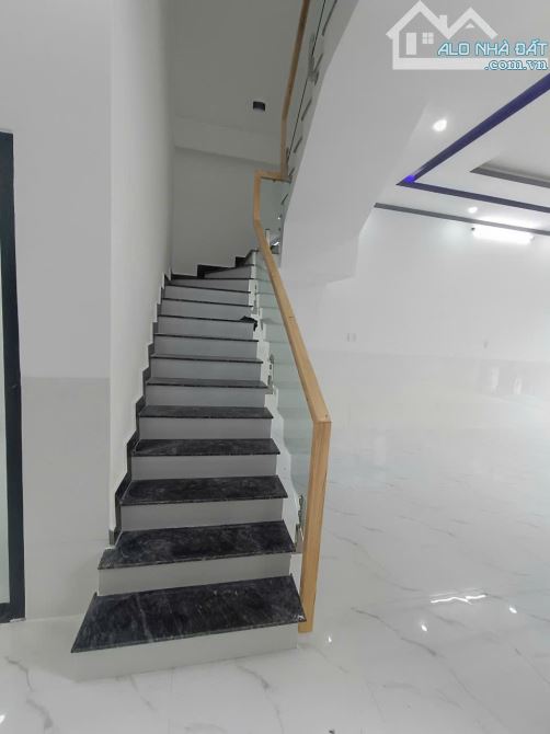 BẠN SẼ PHẢI LÒNG TRƯỚC CĂN BIỆT THỰ MINI CUỐI ĐƯỜNG ĐỒNG KHỞI - 9