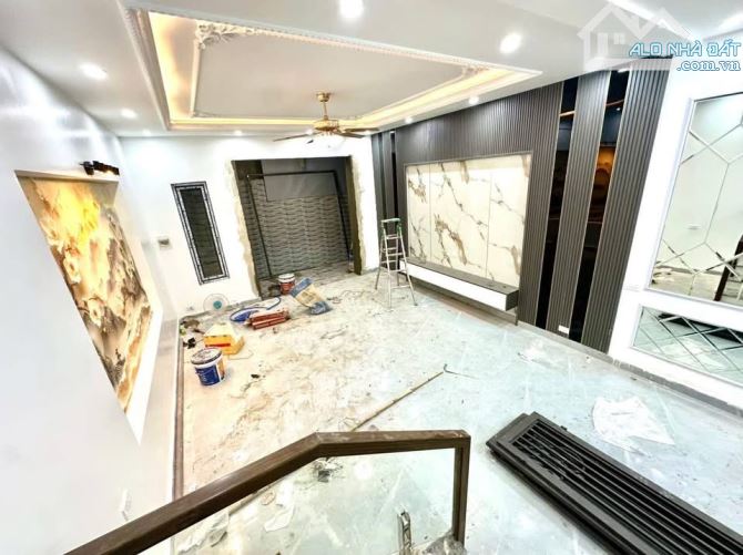 Bán Nhà 3 tầng Miếu 2 Xã - 41m2- sân cổng - 41m2- giá 2,9 tỷ - 9