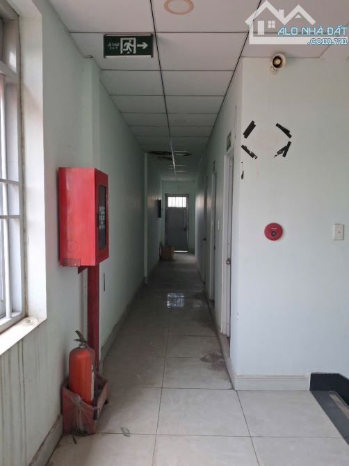 Cho thuê 3 căn liền kề nhà mặt tiền N2 - có thang máy kế Vincom 550 liền kỀ Thủ Đức. - 9