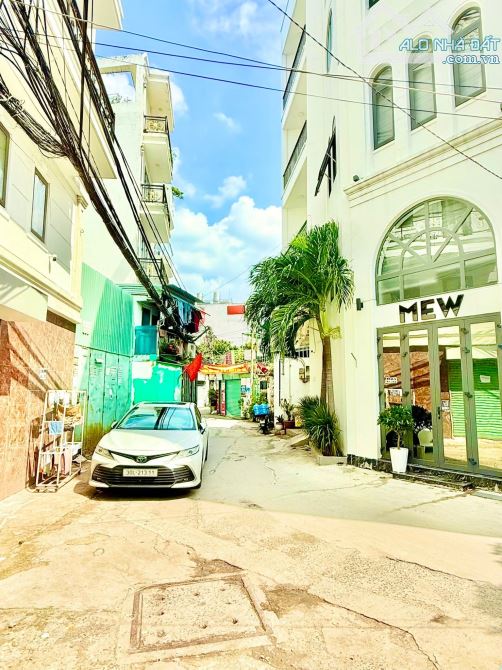 10.6 TỶ   HẺM Ô TÔ NHÀ ĐẸP NHƯ TRANH VẼ - Ngay Nơ Trang Long trung tâm Bình Thanh - 9