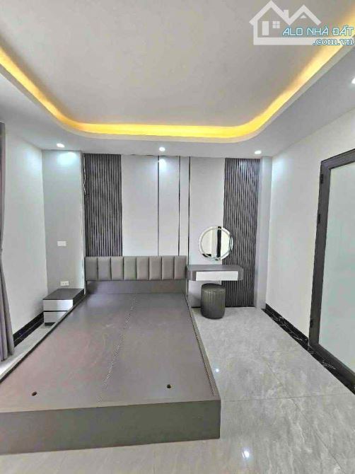 O TO đỗ cổng, nhà đẹp Thanh Am - Long Biên 30m x mt 4m x 5T giá nhỉnh 5.x tỷ - hiếm - 9