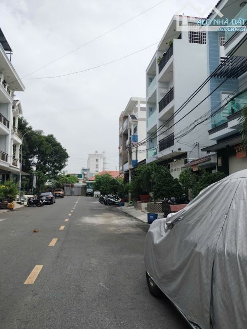 Biệt thự sân vườn 4 tầng, DT 221,2 mét vuông, ngang 12m - P. Bình Phú ( Quận 6 cũ) - 9