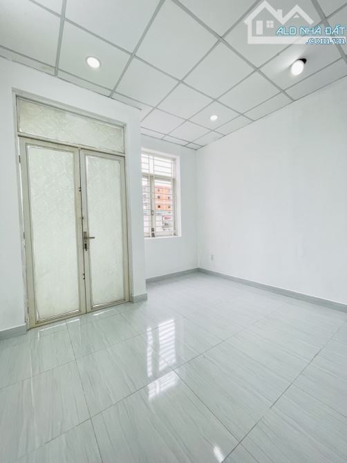 BÁN NHÀ SÁT MẶT TIỀN ĐÔNG HƯNG THUẬN 05 TÂN HƯNG THUẬN QUẬN 12,  DT 33M²(3.7× 9), GIÁ RẺ - 9