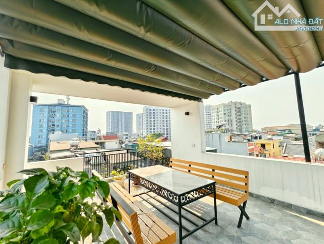 BÁN NHÀ LÝ SƠN, LONG BIÊN 101m² - 6T - Mt: 5,2m - 19,6 Tỷ, THANG MÁY 750kg, Ô TÔ 16 CHỖ - 9