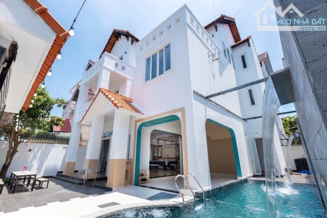 BÁN BIỆT THỰ 3 LẦU 252M2 KHU PHƯƠNG NAM  GẦN BIỂN BÃI SAU TP VŨNG TÀU