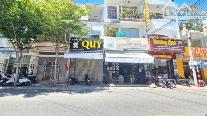 Bán nhà 3 tầng mặt tiền đường Phù Đổng DT97,5m2 ngang4m Giá 15 Tỷ