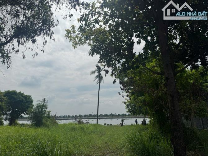 Bán đất mặt tiền Sông Sài Gòn - Vườn Lài, P. An Phú Đông, Quận 12: 23 x 100m, giá 168 tỷ.