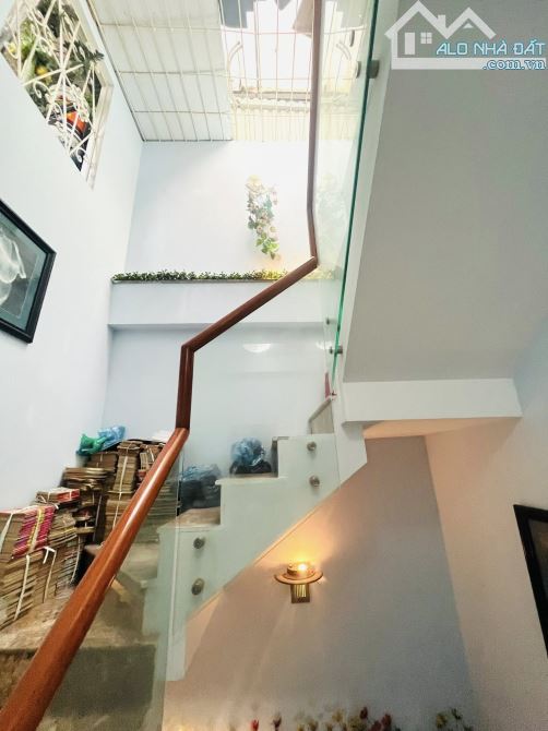 CHÚ Ý : RẺ VÔ ĐỊCH- CHỦ CẦN BÁN NHÀ MẶT TỀN PHỐ CÙ CHÍNH LAN - 34M2 - 4 TẦNG - CHỈ 12 TỶ