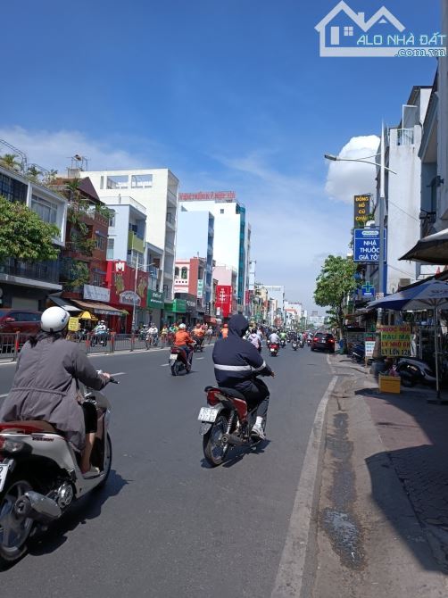 Bán nhà mặt tiền Dương Bá Trạc Quận 8, 51m2, 4 tầng, 4PN.