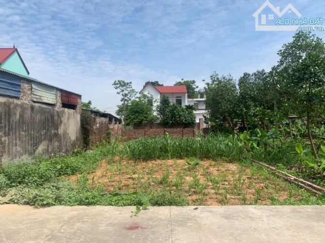 Bán đất – Xã Quang Tiến – Sóc Sơn - 53m² - 1,85Tỷ-Full TC- Trục Chính Thôn-Oto Tránh.