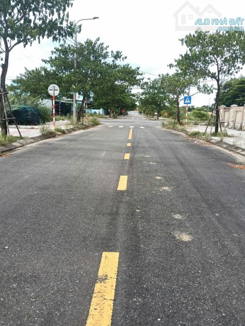 Đất tái định cư dh2 đường 7,5m kề lô góc, 149,5m2 sạch đẹp