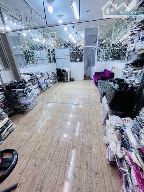 B.an nh.à Công Trường An Đông q.5 ✅Diện tích : 32.40m2 (4m x 8.1m) ✅Diện tích sàn : 60.45m