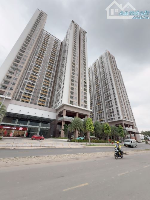 Bán nhà mới 3 tầng,4 phòng ngủ,65m2,sổ vuông,hoàn công,Quận 7 Phú Thuận,6.x tỷ t/lượng