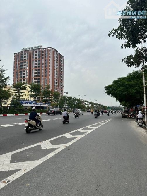 Bán Nhà Đối Diện AEON vài Bước 2 Cầu Vĩnh Tuy 40mv X6 Tầng Thang máy Giá nhỉnh 8 Tỷ.