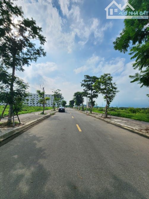 BÁN ĐẤT TRỤC CHÍNH HIMLAM THỤ NINH, BẮC NINH / DT 81M2 MẶT 4,5M GIÁ 7,35 TỶ