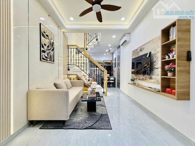 Bán nhà có thể cho thuê ngay Lê Quang Định, Bình Thạnh. Giá: 2 tỷ 830tr/70m2, sổ riêng