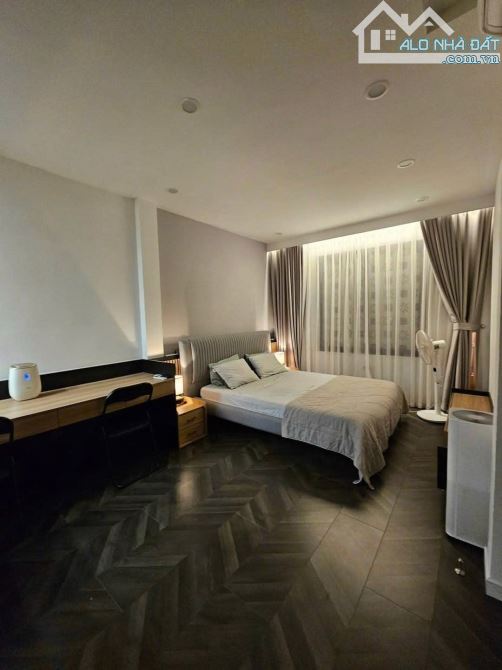 NHÀ ĐẸP Ở NGAY-MẶT PHỐ BÁT KHỐI-60M 4T 10TỶ-MẶT TIỀN RỘNG-KINH DOANH-CHO THUÊ