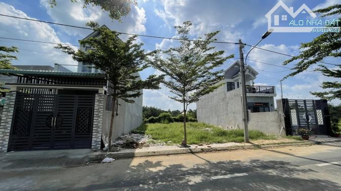 CÒN 1 LÔ ĐẤT NỀN GẦN KHU DU LỊCH BỬU LONG, SỔ HỒNG RIÊNG FULL THỔ CƯ.