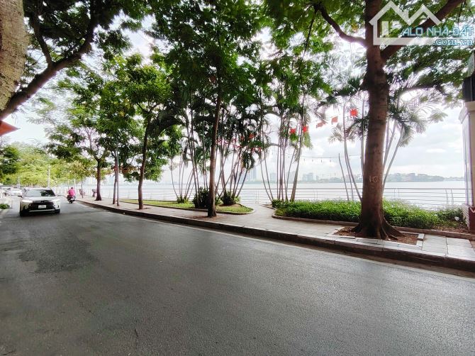 TRÍCH SÀI - LÔ GÓC - 15M RA MẶT HỒ - VF3 ĐỖ CỬA