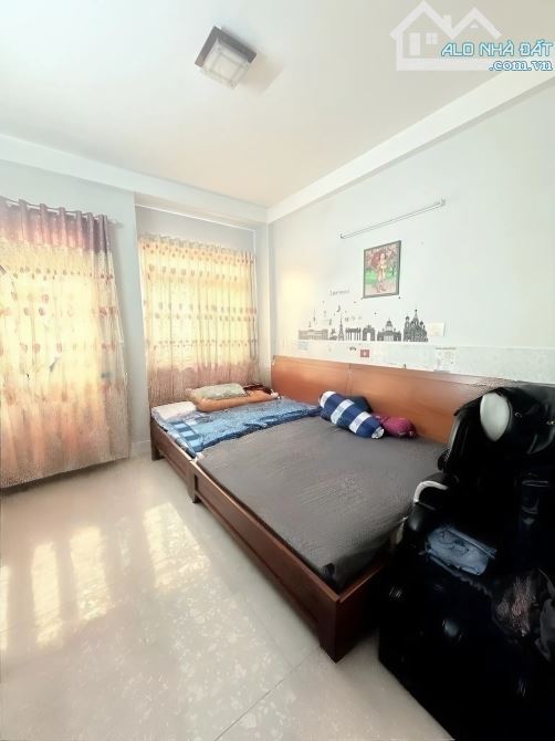 HẺM XE HƠI TRÁNH THÔNG HƯƠNG LỘ 2 MÃ LÒ 3 TẦNG 4M15M Không LỘ GIỚI Chỉ 6.4 TỶ