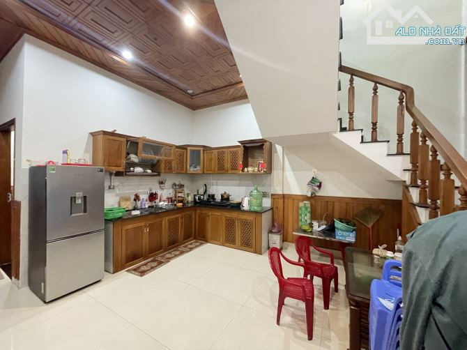 🆘 CHỦ NỢ NGÂN HÀNG 🆘 🏡 BÁN GẤP NHÀ 2 TẦNG – GỖ QUÝ – MỚI ĐẸP – VÀO Ở NGAY 🚗 KIỆT 5M