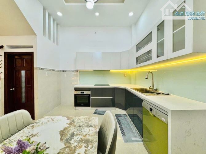 Bán nhà đẹp Phạm Thế Hiển, Quận 8, 50m2, nhỉnh 2 tỷ 490 triệu, 2 tầng BTCT, SHR