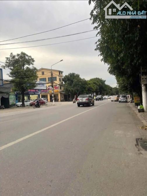 Bán đất mặt đường Trường Chinh, gần chợ ga Vinh, VRC, trường học.