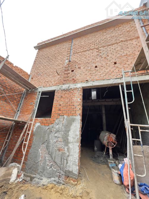 nhà 77m2 2,75 tỷ gần chợ Xóm Vắng 200m, p.Dĩ An, Tp.Dĩ An