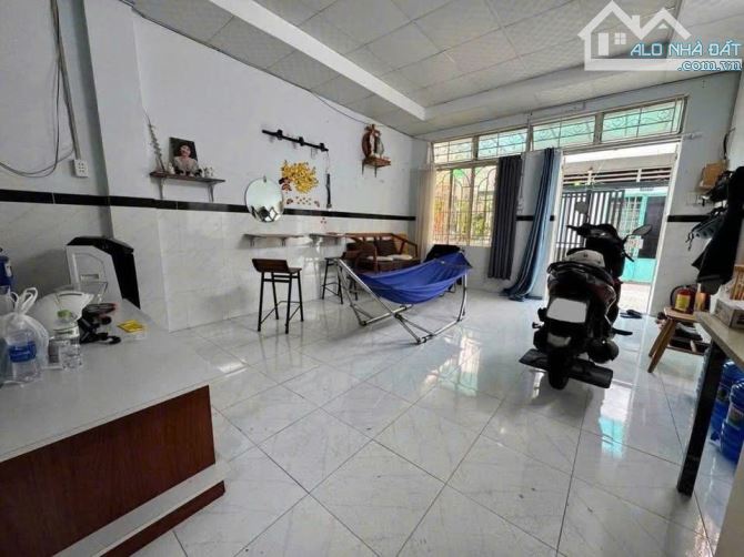 Cần bán nhà ở Trịnh Thị Miếng Hóc Môn 5x17 ( 85m2 ) 760 TRIỆU Sổ hồng riêng đầy đủ