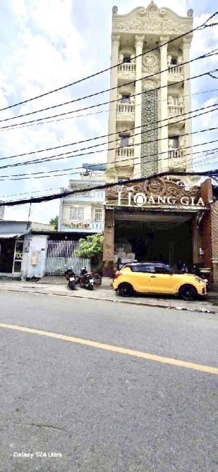 TOÀ NHÀ MẶT TIỀN - GẦN TÊN LỬA - TL10 - 6 TẦNG - THANG MÁY - THÍCH HỢP LÀM CTY VP SPA - DT