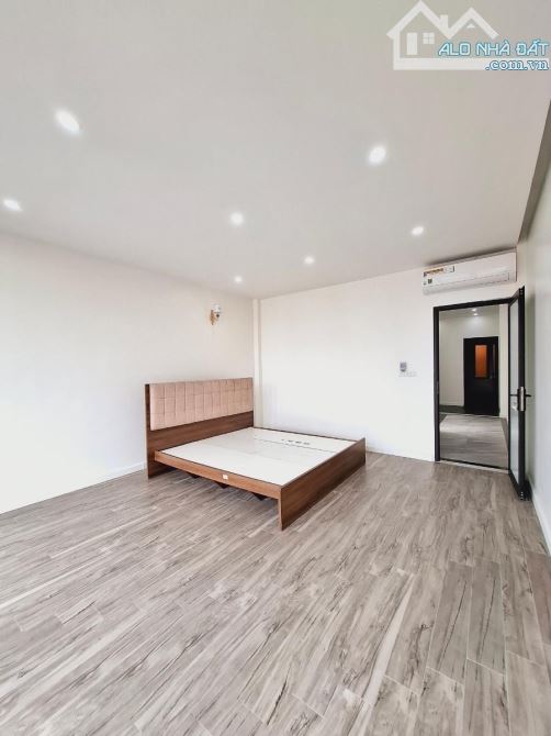 Bán nhà ccmn Vạn Phúc Lô góc 60m2 6 tầng thang máy ngõ thông ô tô