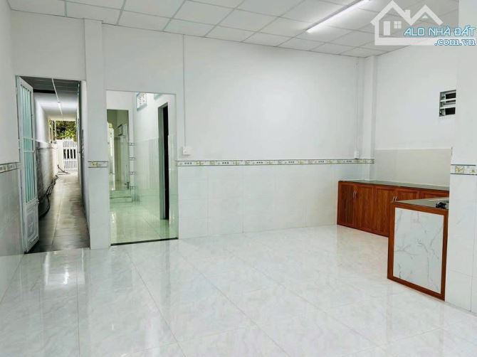 Bán nhà mặt tiền Bà Điểm Hóc Môn 6x20 ( 119m2 ) 820 TRIỆU Sổ hồng riêng đầy đủ