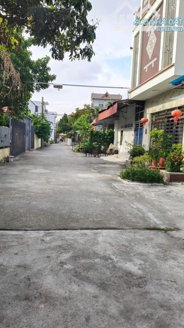 💥💥💥 ĐẤT TỔ 8 - THỊ TRẤN AN DƯƠNG. 👉 82,5m2 ( ngang 5,7m) - Đường 6m, ô tô tránh nhau