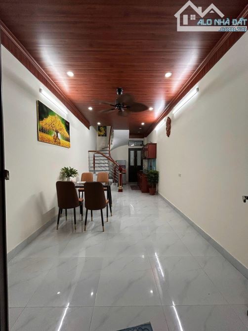 Bán Gấp nhà Phố Khâm Thiên, 30m² - 2 THOÁNG, 5 Tầng Mới, Chỉ 5.7 tỷ