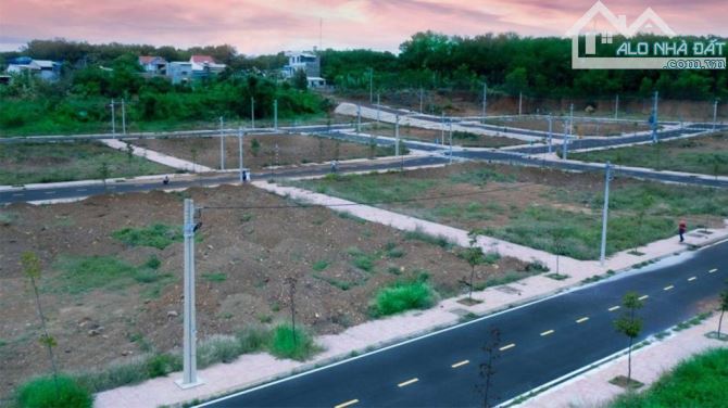 ĐẤT THỔ CƯ 180M² – XÃ ĐỒNG TIẾN – GIÁ RẺ 6 TỶ – Ô TÔ ĐỖ CỬA – KINH DOANH NGAY