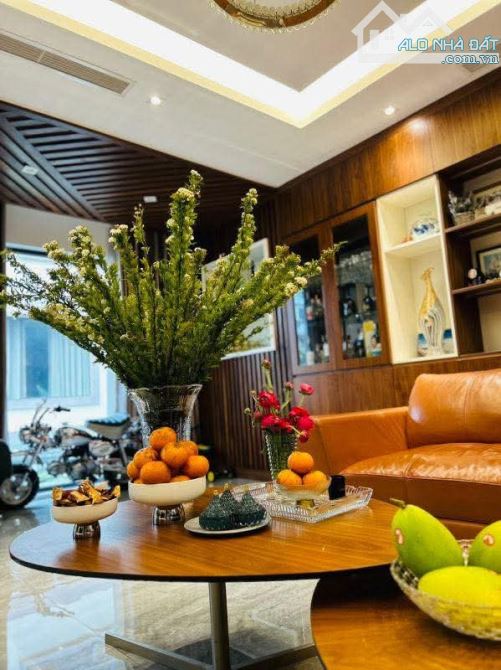 BÁN NHÀ MẶT NGÕ 136 CHÙA LÁNG ĐỐNG ĐA - Ô TÔ TRÁNH KINH DOANH 5 TẦNG: DT 121M2 - 44 TỶ
