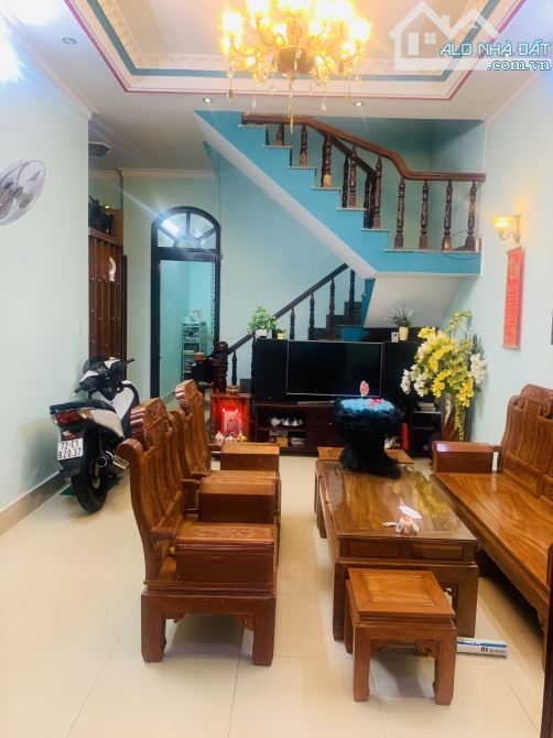 🏡 Cần bán Nhà mặt tiền (1T1L, 4PN, 3WC, sân đậu 5 ô tô) – Nguyễn Kim, P.4 – 180m² – 23 tỷ