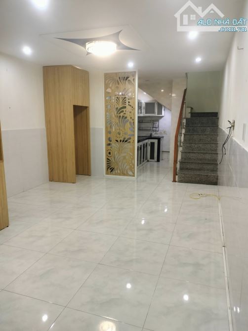► Nhà gần MT Lê Độ, 46m2, 3 tầng đúc, sân rộng, 3.x tỷ