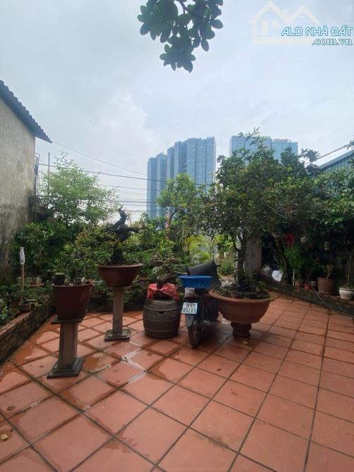 Bán nhà Phú Thượng 185m2 mặt tiền 8.2m đường ô tô view KĐT Ciputra