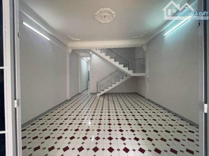 🏡 BÁN NHÀ 1 TRỆT 1 LẦU MẶT TIỀN TRẦN PHÚ – DIỆN TÍCH 93M² – GIÁ 10.2 TỶ – VỊ TRÍ ĐẮC ĐỊA