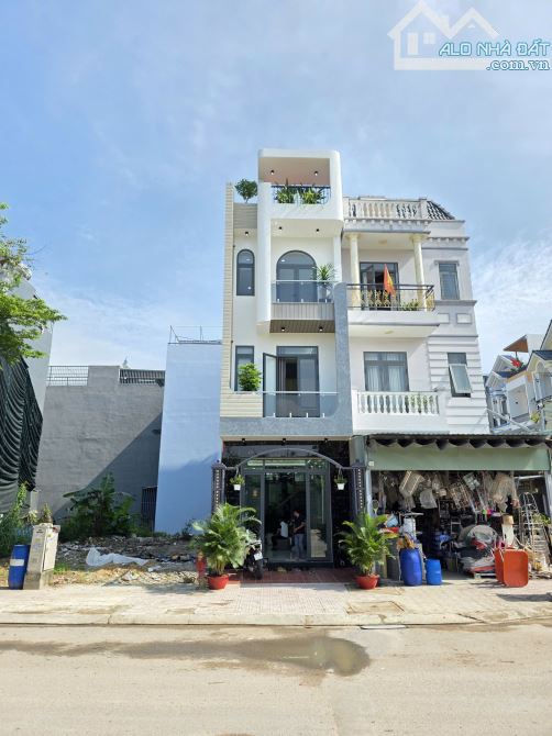 Bán nhà mới 1T2L 4x18.3m, mặt tiền Bình Chuẩn 67 p. Bình Chuẩn, full nội thất, thang máy