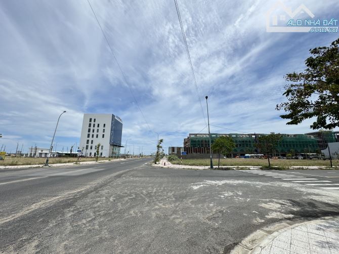 Lô biệt thự siêu đẹp mặt tiền đường 25m, khu đô thị mới view sông Nam Tuy Hoà