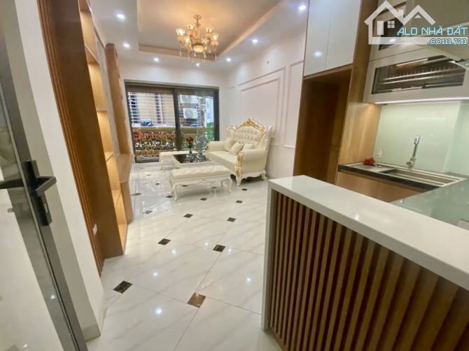 🏠 Bán nhà 6 Tầng Hoàng Mai – Gần Minh Khai – Mặt Phố - Kinh Doanh/Ở – Full Đồ– 12,9T