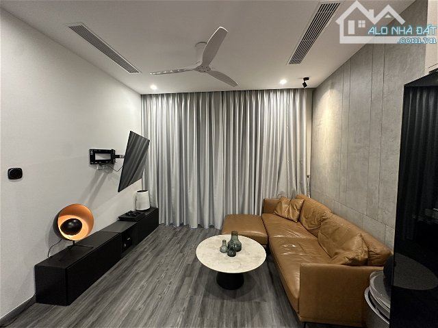 Bán nhà Trần Quốc Hoàn - Cầu Giấy: Phân lô, 2 thoáng, dân xây, ngõ thông, ô tô, kinh doanh