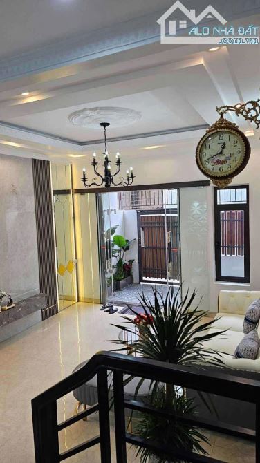 Bán nhà trong ngõ đường Nguyễn Khuyến