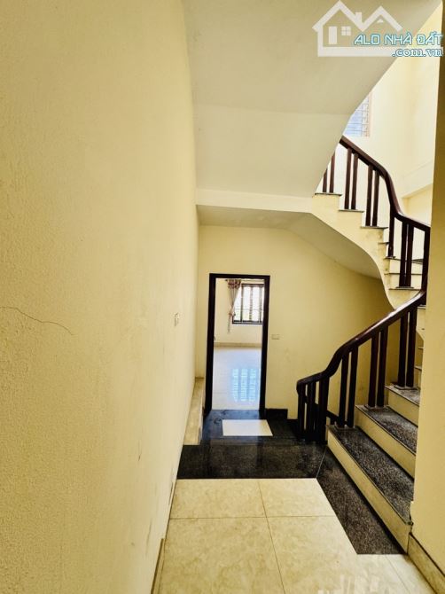 Bán gấp nhà Tứ Hiệp dân xây chắc chắn ,ô tô đỗ cổng giá đầu tư 5.2 tỷ
